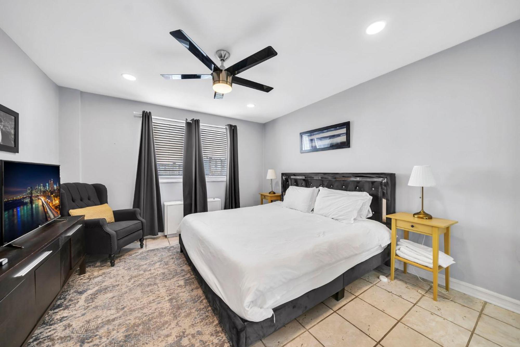 Beautiful Space In Heart Of Downtown Atl Apartment Atlanta