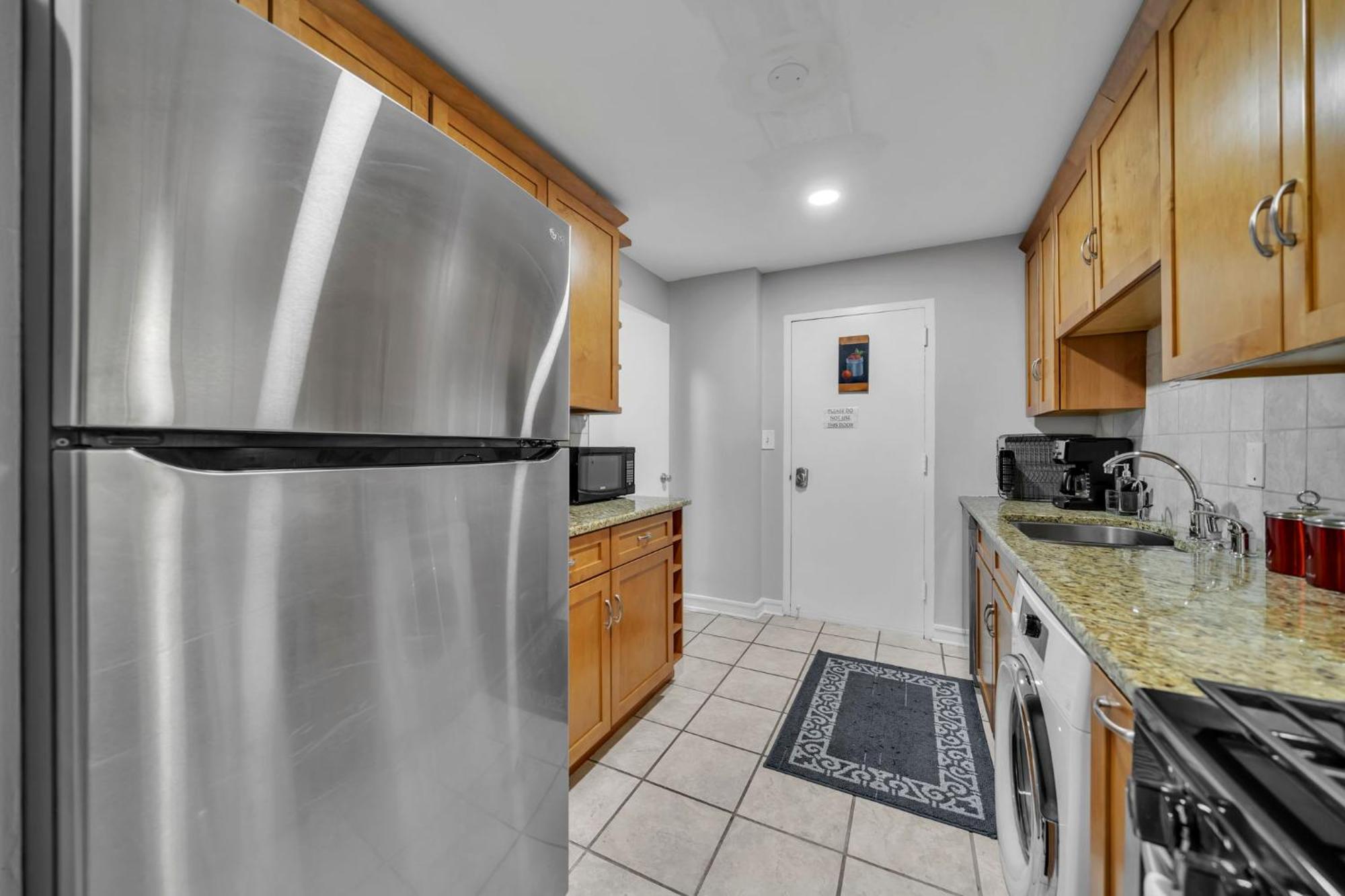 Beautiful Space In Heart Of Downtown Atl Apartment