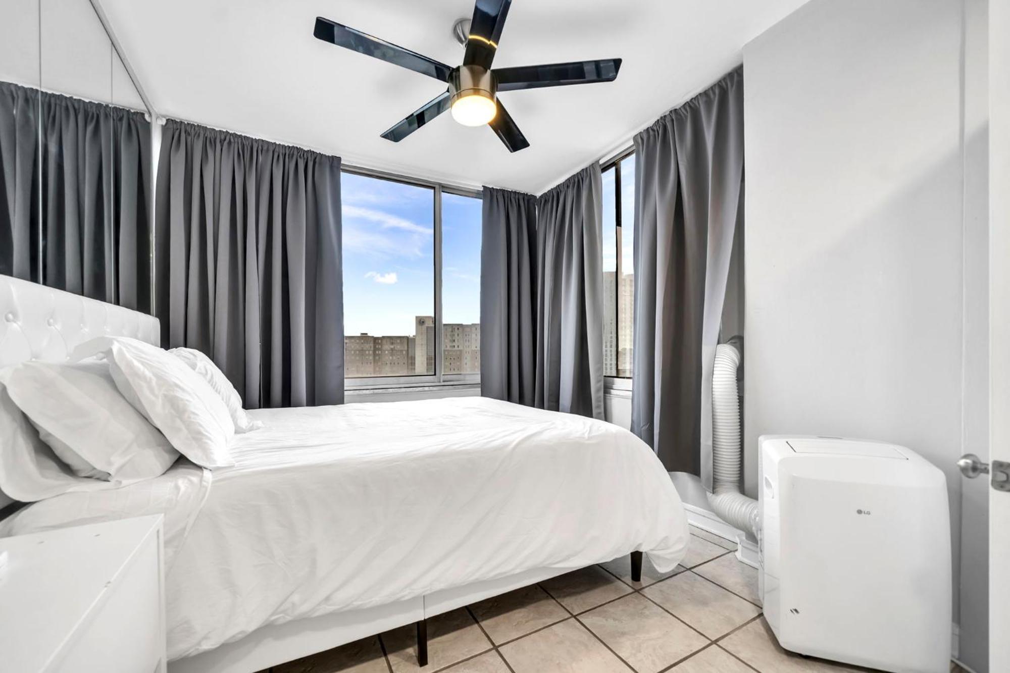 Beautiful Space In Heart Of Downtown Atl Apartment *