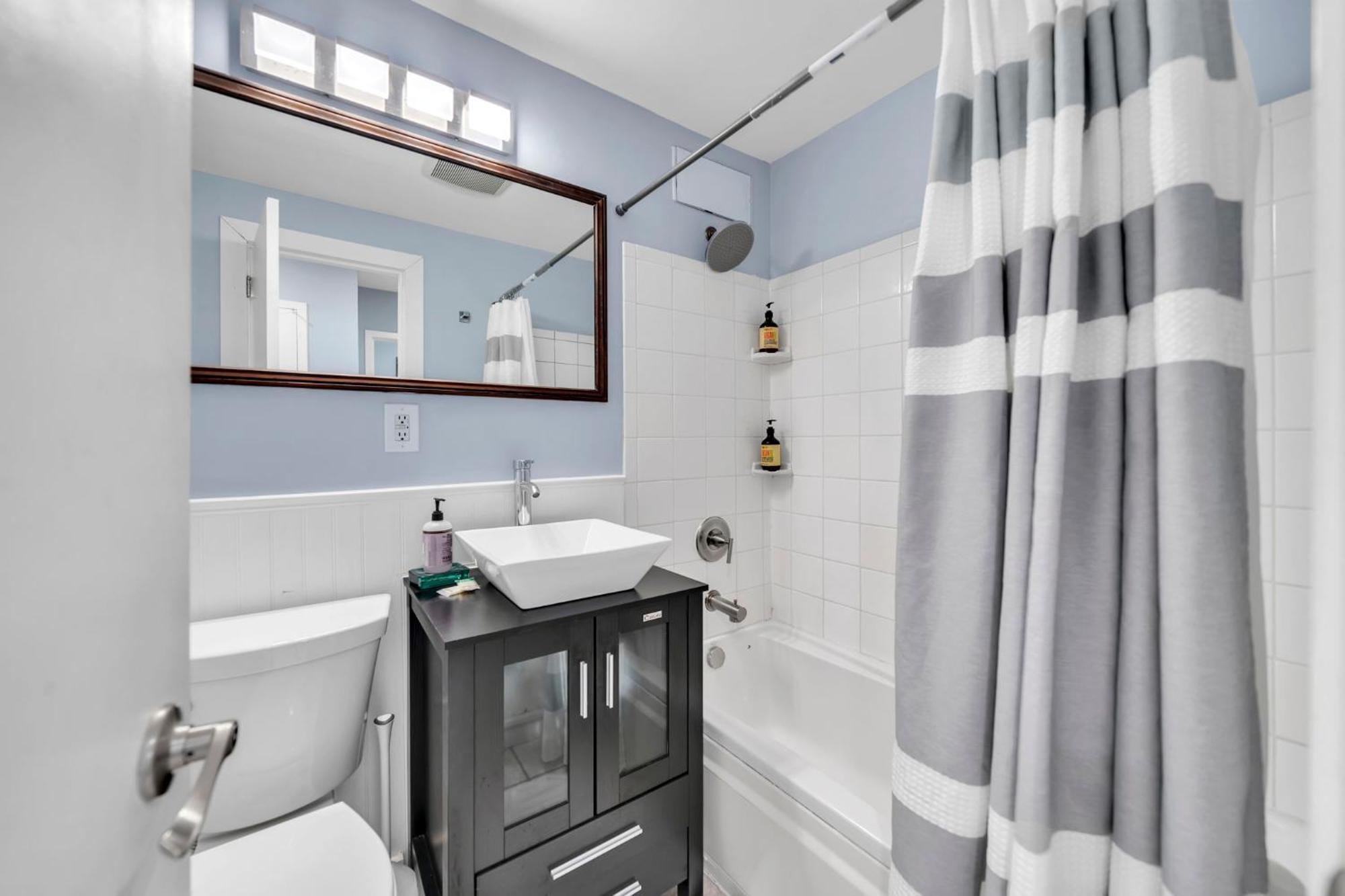 Beautiful Space In Heart Of Downtown Atl Apartment